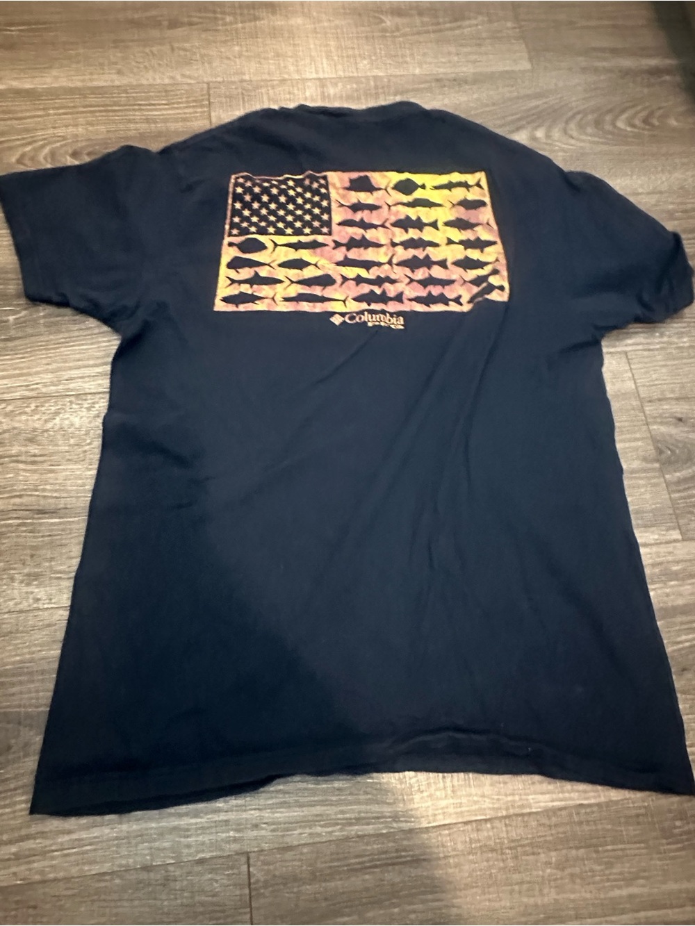 Columbia Navy Medium Short Sleeve Tee Fish Flag bundle